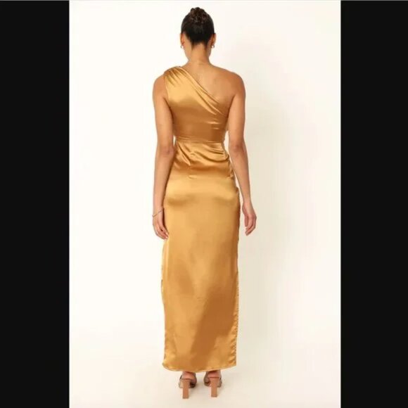Petal & Pup Gold One Shoulder Dress - Picture 3 of 15
